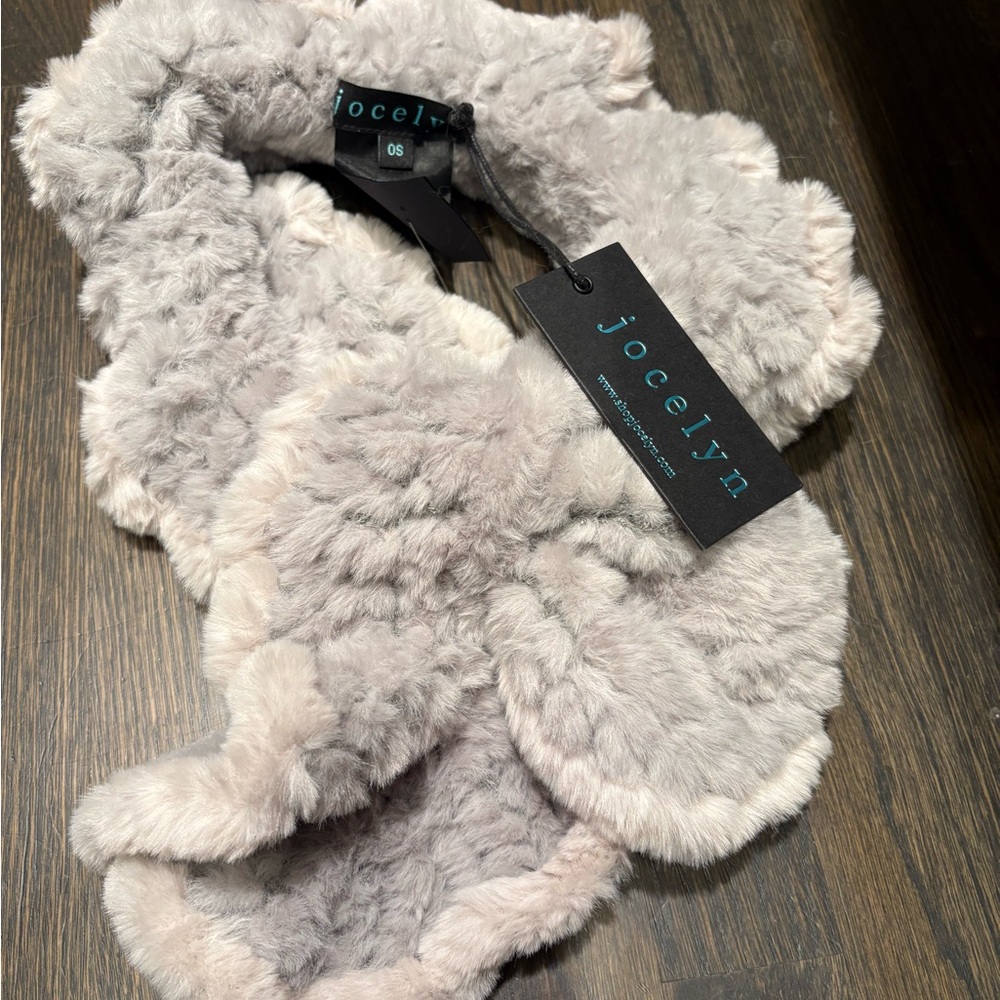 Jocelyn Soft butter ruffle Gray Faux Fur Wrap shawl with slit thread threw nwt